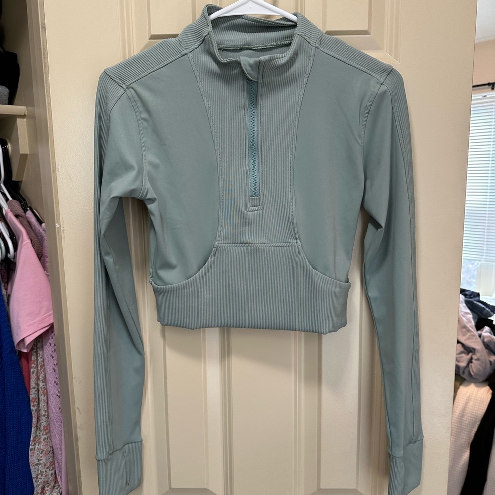 Lightweight workout sweatshirt